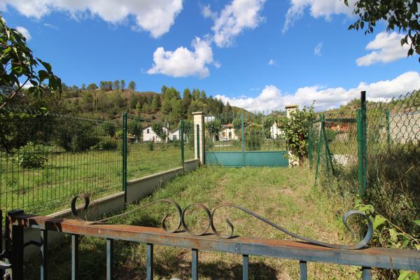 Espéraza - Terrain arboré de 2 342m²