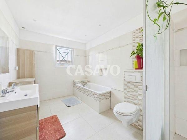 Vente Maison 6 pièces de 175m² - 38230 Tignieu-Jameyzieu