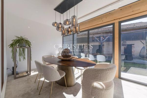 Maison contemporaine de 2023 + grange à rénover (200 m2). 3 chambres. 1 bureau