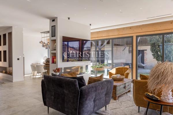 Maison contemporaine de 2023 + grange à rénover (200 m2). 3 chambres. 1 bureau