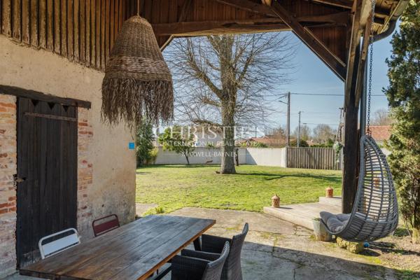 Maison contemporaine de 2023 + grange à rénover (200 m2). 3 chambres. 1 bureau