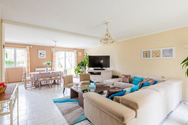 Maison familiale 130 m²  - 6 pièces avec jardin - Centre Rosny-sur-Seine