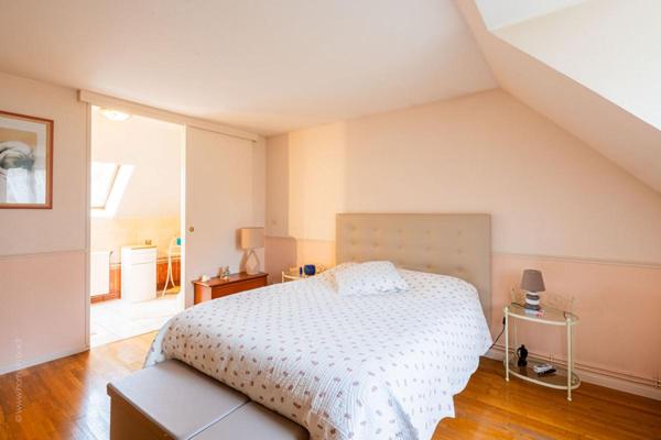 Maison familiale 130 m²  - 6 pièces avec jardin - Centre Rosny-sur-Seine