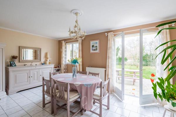 Maison familiale 130 m²  - 6 pièces avec jardin - Centre Rosny-sur-Seine