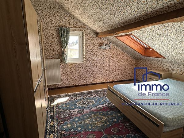 Maison 186 m², 5 chambres et grand garage sur 828 m² de terrain