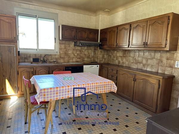 Maison 186 m², 5 chambres et grand garage sur 828 m² de terrain