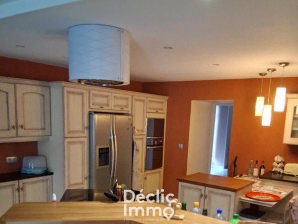 Vente longere Courcome, 280m² 11 pièces 364 000€ avec piscine