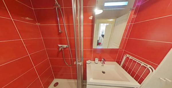 APPARTEMENT T2 A LOUER - LYON 1ER ARRONDISSEMENT Capucins-Griffon 47.37 m 2 958 € charges comprises par mois