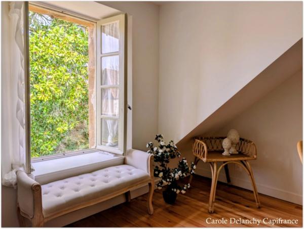 Propriété de caractère de 170 m² + maisonnette 30 m², classée 3 épis Gite de France sur 2 500 m² Vue Pyrénées.