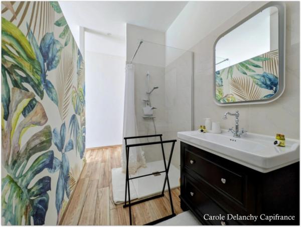 Propriété de caractère de 170 m² + maisonnette 30 m², classée 3 épis Gite de France sur 2 500 m² Vue Pyrénées.