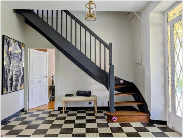 Propriété de caractère de 170 m² + maisonnette 30 m², classée 3 épis Gite de France sur 2 500 m² Vue Pyrénées.