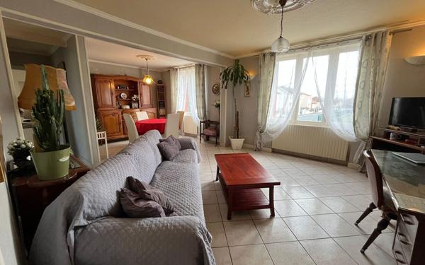 Maison à vendre    6 pièces •  Compertrix