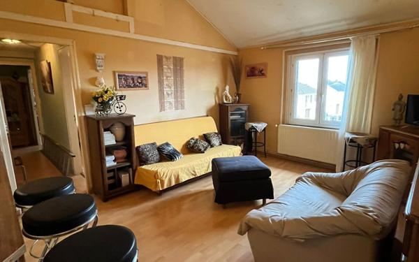 Maison à vendre    6 pièces •  Compertrix