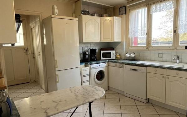 Maison à vendre    6 pièces •  Compertrix