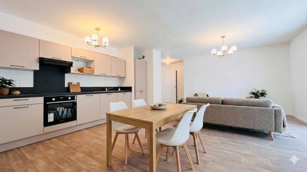 QUIMPER (29) ERGUE ARMEL - Appartement T4 de 95 m² habitables – Terrasse de 48 m² – Parking souterrain.