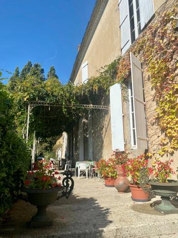 Dpt (32) NOGARO proche, ELEGANTE MAISON DE NOTABLES, économique, du XIXs 600M2, parc séculaire, dépendances en U, 11 ha, sans travaux,