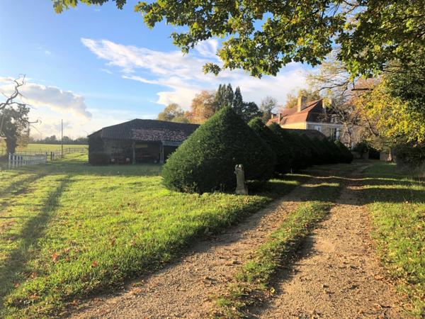 Dpt (32) NOGARO proche, ELEGANTE MAISON DE NOTABLES, économique, du XIXs 600M2, parc séculaire, dépendances en U, 11 ha, sans travaux,