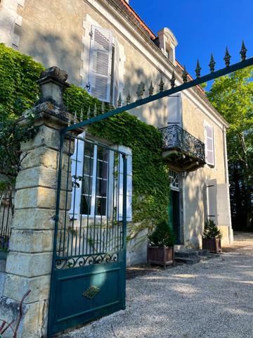 Dpt (32) NOGARO proche, ELEGANTE MAISON DE NOTABLES, économique, du XIXs 600M2, parc séculaire, dépendances en U, 11 ha, sans travaux,