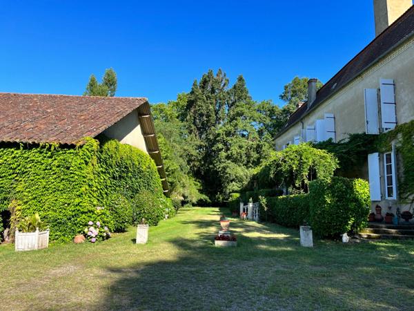 Dpt (32) NOGARO proche, ELEGANTE MAISON DE NOTABLES, économique, du XIXs 600M2, parc séculaire, dépendances en U, 11 ha, sans travaux,