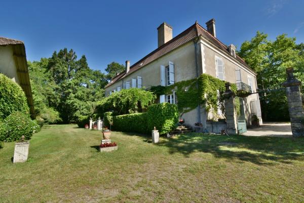 Dpt (32) NOGARO proche, ELEGANTE MAISON DE NOTABLES, économique, du XIXs 600M2, parc séculaire, dépendances en U, 11 ha, sans travaux,