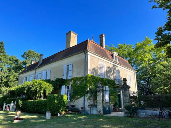 Dpt (32) NOGARO proche, ELEGANTE MAISON DE NOTABLES, économique, du XIXs 600M2, parc séculaire, dépendances en U, 11 ha, sans travaux,