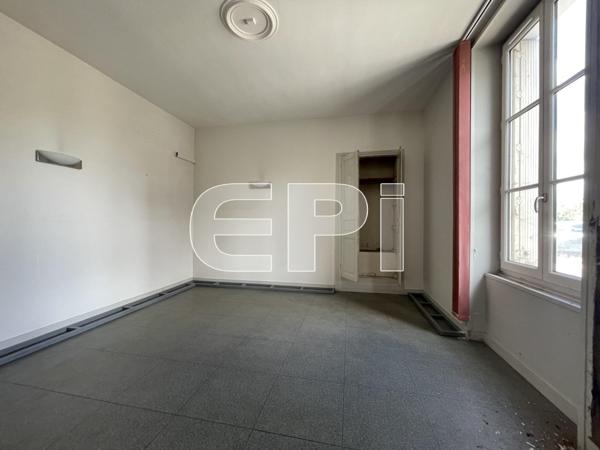 Thouars Immeuble à rénover Ajouter à ma sélection Référence : 6309