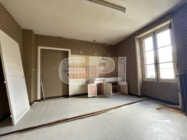 Thouars Immeuble à rénover Ajouter à ma sélection Référence : 6309