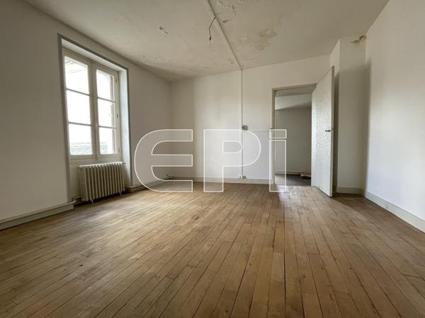 Thouars Immeuble à rénover Ajouter à ma sélection Référence : 6309