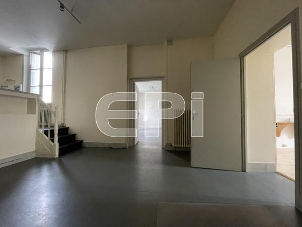 Thouars Immeuble à rénover Ajouter à ma sélection Référence : 6309