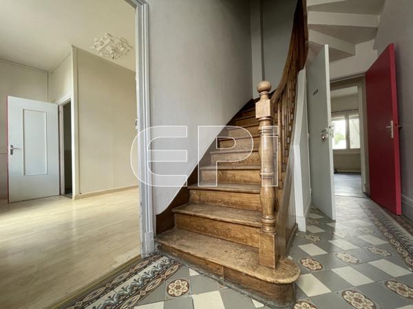 Thouars Immeuble à rénover Ajouter à ma sélection Référence : 6309