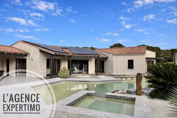 Uchaux (84100) Prestations de luxe pour cette superbe maison d'architecte de plain-pied