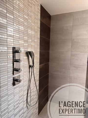 Uchaux (84100) Prestations de luxe pour cette superbe maison d'architecte de plain-pied