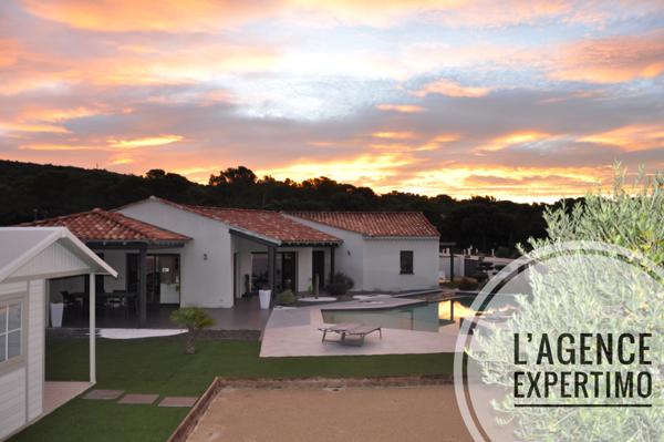 Uchaux (84100) Prestations de luxe pour cette superbe maison d'architecte de plain-pied