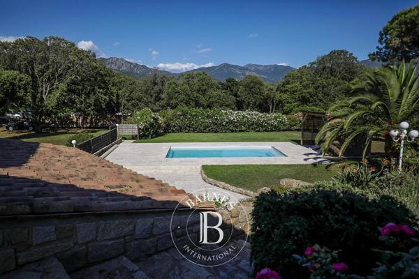 Ajaccio, Villa 5 Chambres -  197 m² à vendre