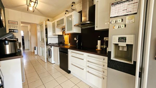 Appartement 4 pièce(s) - résidence récente avec terrasse plein sud