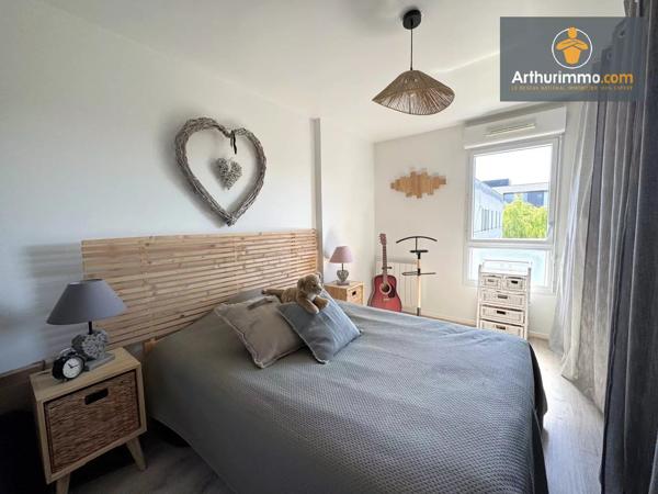 Vente                                                      Appartement
                        
                     3 pièces                      62 m2                     à Compiègne