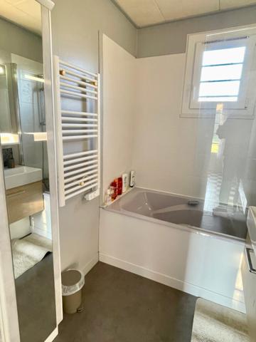 Maison
                                                                                                                                                                                                                                                                                                                        7 pièce(s)                                                                                                                                                                                                          5 chambre(s)                                                                                                                                                                                                          112  m²