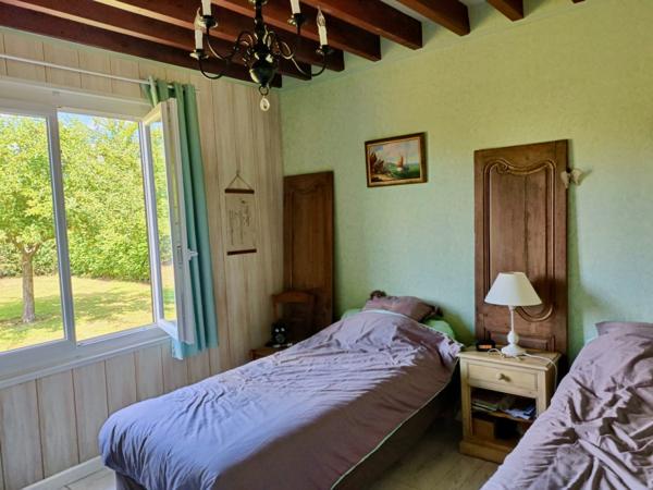 Maison
                                                                                                                                                                                                                                                                                                                        7 pièce(s)                                                                                                                                                                                                          5 chambre(s)                                                                                                                                                                                                          112  m²