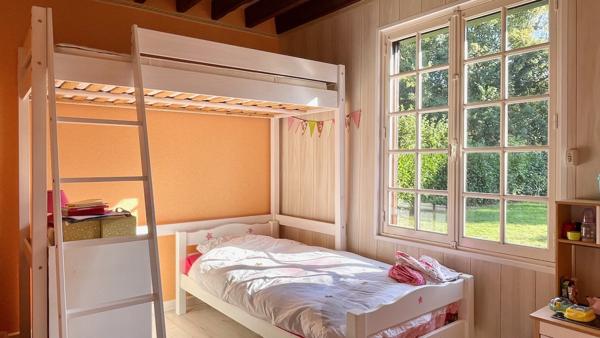 Maison
                                                                                                                                                                                                                                                                                                                        7 pièce(s)                                                                                                                                                                                                          5 chambre(s)                                                                                                                                                                                                          112  m²
