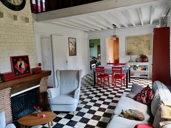 Maison
                                                                                                                                                                                                                                                                                                                        7 pièce(s)                                                                                                                                                                                                          5 chambre(s)                                                                                                                                                                                                          112  m²