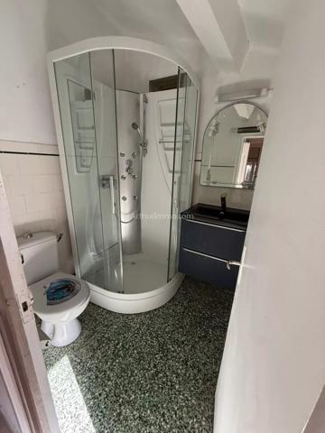 Vente                                                      Maison de ville
                        
                     7 pièces                      225 m2                     à Clermont-l'Hérault