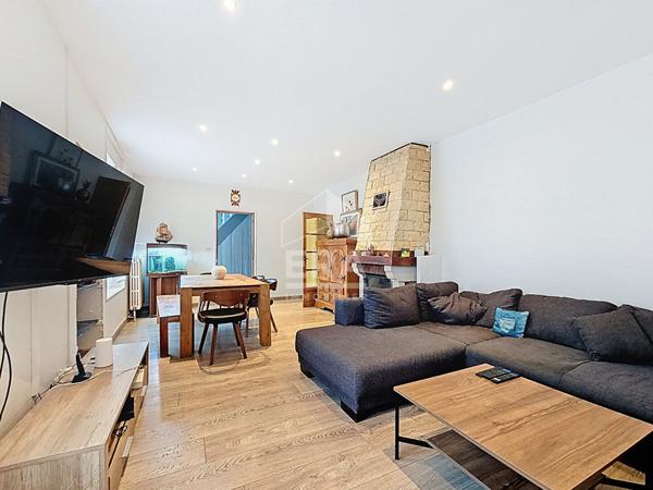 Maison Mont Saint Martin 8 pièce(s) 177 m2