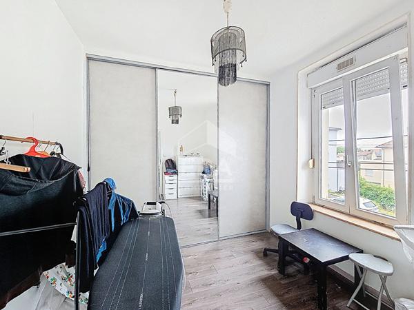 Maison Mont Saint Martin 8 pièce(s) 177 m2