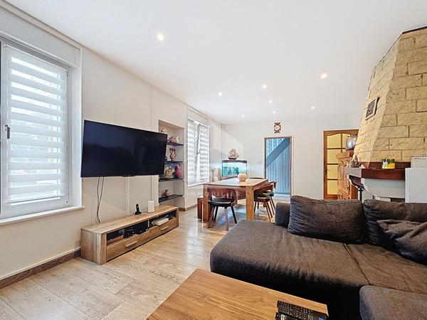 Maison Mont Saint Martin 8 pièce(s) 177 m2