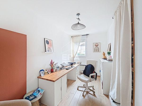 Maison Mont Saint Martin 8 pièce(s) 177 m2