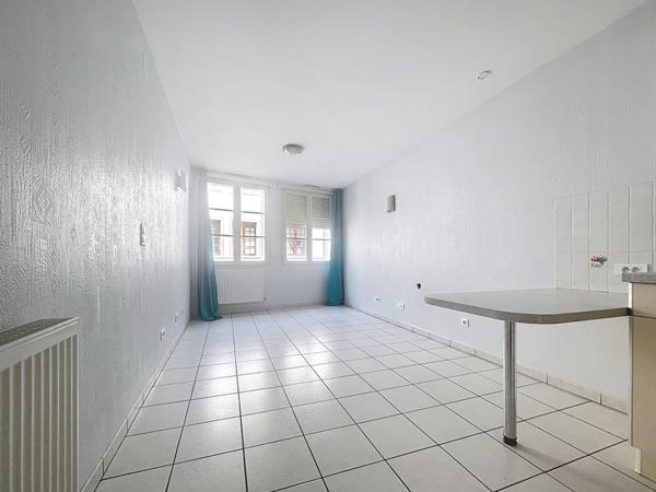 SAINT AVOLD - studio 1 pièce