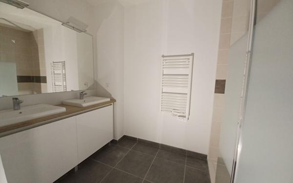 Appartement à louer    3 pièces •  Sète