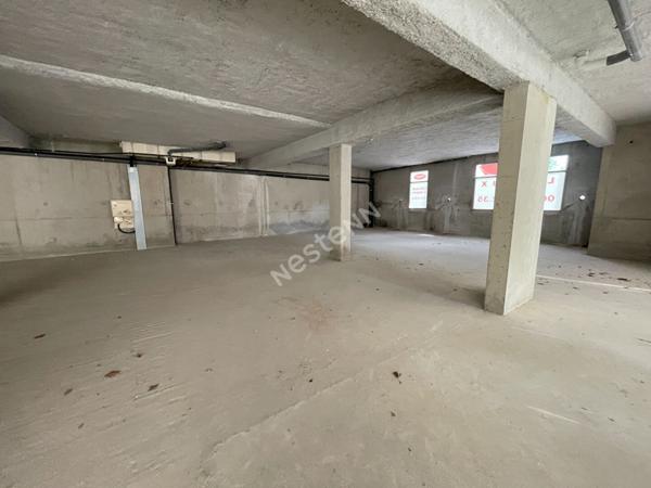 Local commercial libre La Ciotat centre ville parking à proximité 165 m²