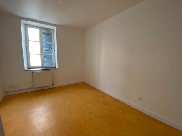 Appartement 4 chambres + 1 bureau