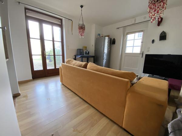 Appartement
                                                                                                                                                                                                                                                                                                                        2 pièce(s)                                                                                                                                                                                                          1 chambre(s)                                                                                                                                                                                                          33  m²
